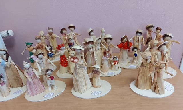 Centro diurno di Nizza Monferrato: bambole artigianali dalle breattee del mais